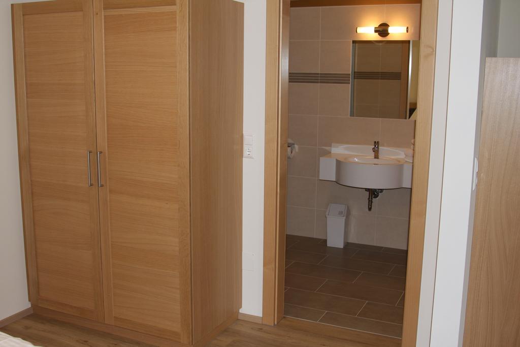Pension & Weingut Storchenblick Илмиц Екстериор снимка